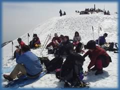 雪の比良山での活動風景